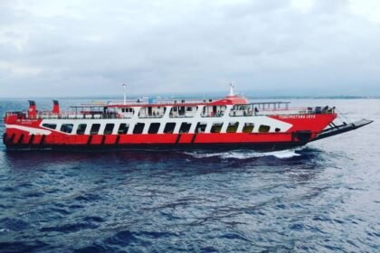 Menhub Pantau Langsung Evakuasi KMP Tunu Pratama Jaya yang Tenggelam di Selat Bali