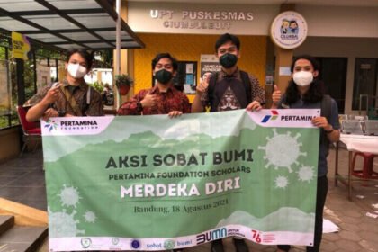 Iqbal Fauzi, alumnus Beasiswa Sobat Bumi, kini sukses menjadi Perwira di Pertamina — bukti program TJSL membentuk SDM berdaya saing dan berjiwa sosial.