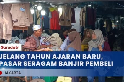 Orang Tua Serbu Pasar Jatinegara, Berburu Seragam Ajaran Baru