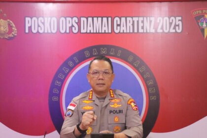 Kombes Pol. Yusuf Sutejo, Kasatgas Humas Ops Damai Cartenz mengungkapkan Bripda Ricardo Pasaribu, anggota Polres Intan Jaya, alami luka parah usai diserang OTK di Kompleks Kios Palopo, Sugapa.