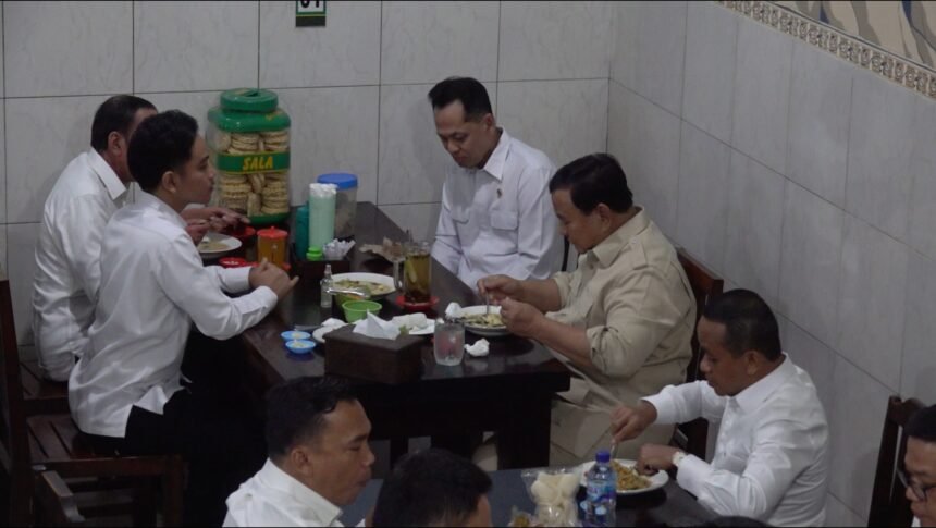 Kedatangan Prabowo Berkesan bagi Pengunjung hingga Juru Masak Kedai Bakmi di Solo