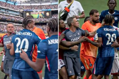 Luis Enrique mencekik Joao Pedro usai laga final Piala Dunia Antarklub 2025 yang mempertemukan PSG melawan Chelsea di Miami, Amerika Serikat.