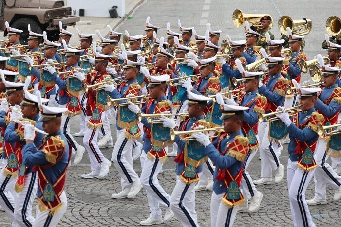 TNI Tampil Spektakuler di Paris, Parade Militer Bastille Day 2025 Sorotan Dunia