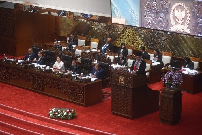 Sembilan profesional resmi dilantik menjadi anggota Unsur Pengarah Penanggulangan Bencana oleh DPR RI dalam Rapat Paripurna, Kamis (24/7/2025).