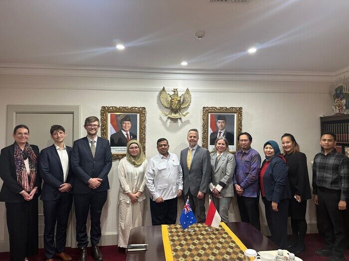 Pertemuan bilateral Indonesia-Australia di Melbourne bahas sinergi produk halal untuk mendukung ketahanan pangan dan industri halal global.