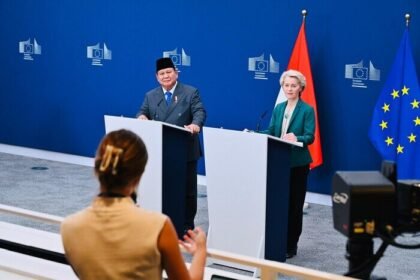 Presiden Prabowo Subianto dan Presiden Komisi Eropa Ursula von der Leyen sepakat mempererat kemitraan strategis Indonesia-Uni Eropa dengan semangat 'bersatu dalam keberagaman', di Brussels, 13 Juli 2025.