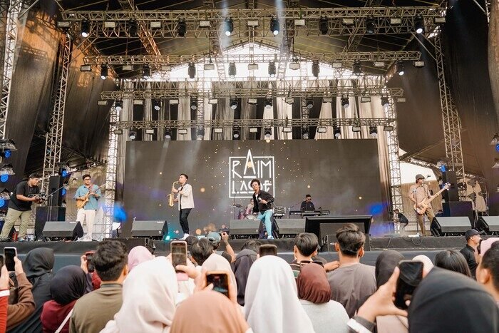 SVARA FEST 2025: Perpaduan Musik, UMKM, dan Kreativitas Lokal Ramaikan GBK Senayan 2 SVARA FEST 2025: Perpaduan Musik, UMKM, dan Kreativitas Lokal Ramaikan GBK Senayan