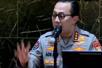 Polda Metro Jaya umumkan perkembangan kasus dugaan ijazah palsu Jokowi yang kini resmi masuk tahap penyidikan.