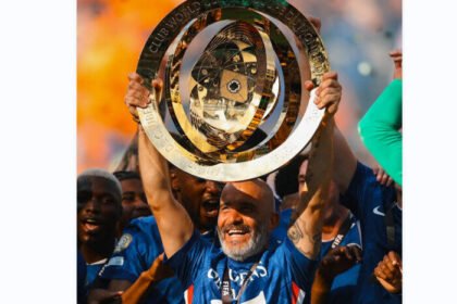 Chelsea berhasil menaklukkan PSG 3-0 di final Piala Dunia Antarklub FIFA 2025. Pelatih Enzo Maresca memuji performa luar biasa anak asuhnya.