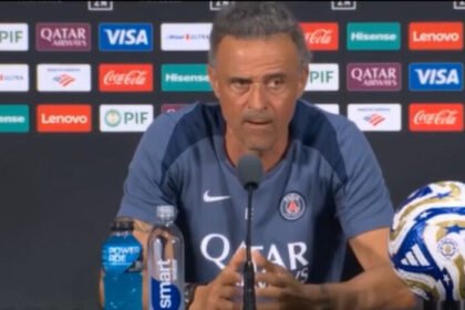 Pelatih PSG Luis Enrique mengaku menyesal atas insiden panas dengan pemain Chelsea Joao Pedro, usai laga berlangsung sengit.