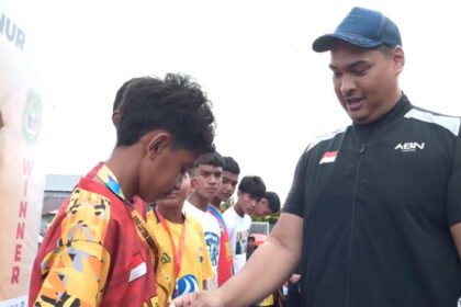 Menpora Dito Ariotedjo membuka secara resmi Piala Menpora U12 dan U15 2025 di Ternate, sambil menegaskan pentingnya pembinaan usia dini demi masa depan Timnas.
