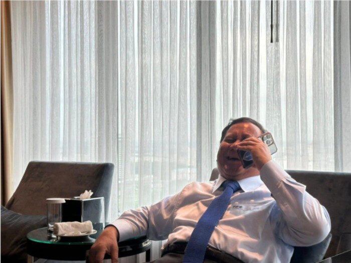 Presiden Prabowo Subianto sukses menurunkan tarif impor dari AS melalui diplomasi strategis, menuai pujian dari Senator NTT, Angelius Wake Kako.