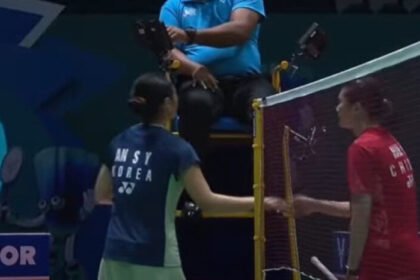 Pebulu tangkis Korea Selatan, An Se-young, memutuskan mundur dari laga semifinal China Open 2025 karena cedera saat menghadapi Han Yue dari China. (Foto: BWF Official)