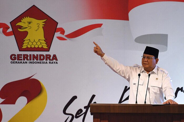 Partai Gerindra menyalip PKB dan PDIP di Jatim menurut survei terbaru. Efek Prabowo dan militansi kader dinilai jadi pendorong utama lonjakan elektabilitas.