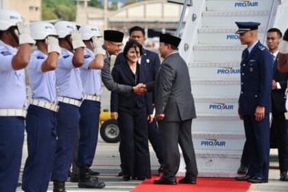 Presiden Prabowo Subianto melanjutkan kunjungan kenegaraannya ke Brasilia setelah mengikuti KTT BRICS di Rio de Janeiro. Pertemuan bilateral dengan Presiden Lula menjadi agenda utama untuk memperkuat kemitraan Indonesia-Brasil.