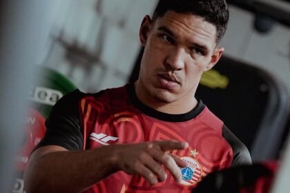 Van Basty Sousa resmi diperkenalkan sebagai gelandang anyar Persija Jakarta untuk Liga 1 2025/2026. (Foto: Persija)