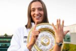 Iga Swiatek meraih gelar Wimbledon pertamanya dengan kemenangan sensasional 6-0, 6-0 atas Amanda Anisimova, mencetak sejarah sebagai juara putri pertama yang menorehkan skor double bagel di final sejak 1911.