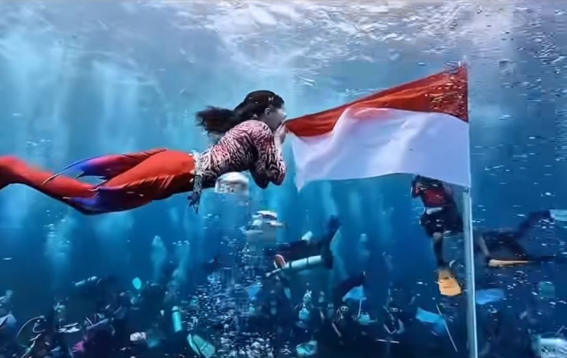 Gubernur Sherly Tjoanda Kibarkan Merah Putih di Dasar Laut Ternate, Soroti Krisis Kelautan Indonesia