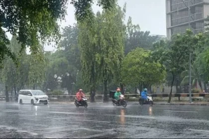 Prakiraan Cuaca Jabodetabek Hari Ini: Hujan Ringan Berpotensi Guyur Demo Buruh