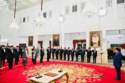 Presiden Prabowo Lantik Pejabat dan Dubes di Istana Negara