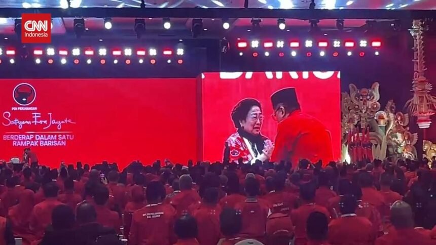Air Mata Megawati Pecah Sambut Kembalinya Hasto Kristiyanto diKongres PDIP