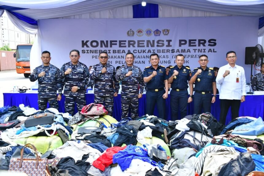Bea Cukai, penyelundupan, barang ilegal, Jambi, Satgas Pemberantasan Penyelundupan, Port Klang, TNI, Polri, ekonomi nasional.