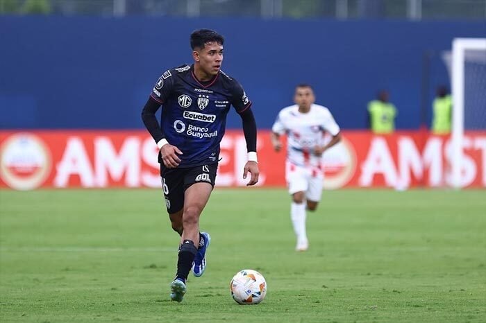 Kendry Paez akan menjalani debut sepak bola Eropa bersama Strasbourg usai resmi dipinjamkan Chelsea untuk musim 2025/2026.