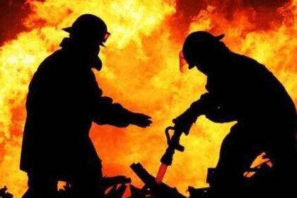 Kebakaran Hebat Melanda Pabrik Kimia di Tangerang, Asap Hitam Pekat Selimuti Langit