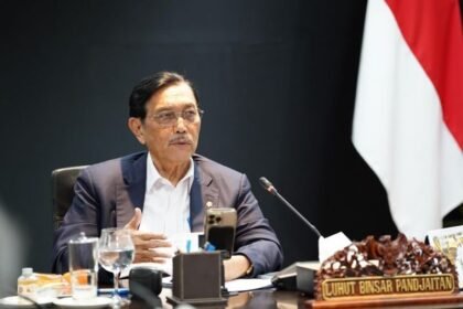 Luhut Ungkap Alasan Megawati Absen di Upacara HUT RI ke-80