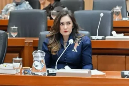 Nafa Urbach Donasikan Seluruh Gaji dan Tunjangan DPR untuk Guru di Jawa Tengah