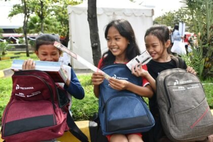 Pertamina Warnai Hari Pramuka 2025 Lewat SESAMA: Seribu Seragam Sekolah Bersama Pertamina