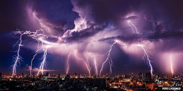 Prakiraan Cuaca Jabodetabek 21 Agustus, BMKG: Waspada Hujan Lebat dan Petir!