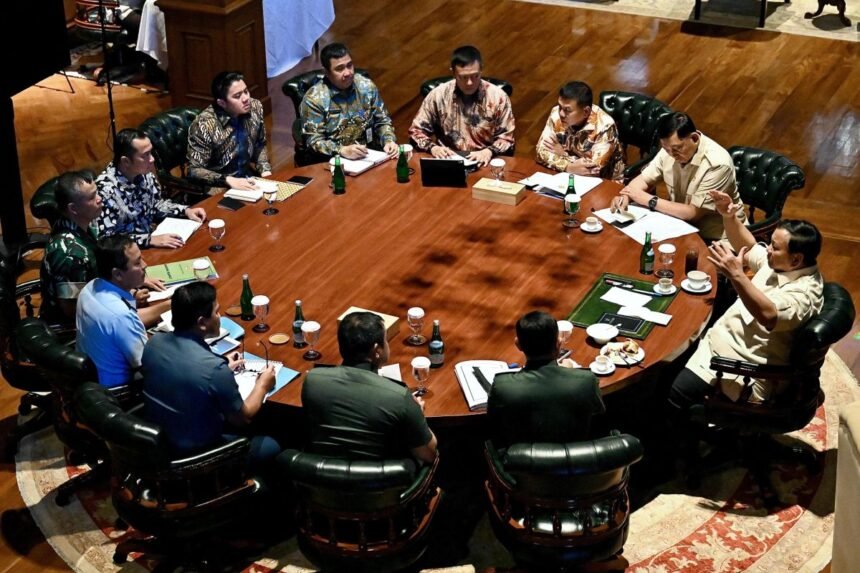 Presiden Prabowo Kumpulkan Panglima TNI dan Para Kepala Staf di Hambalang