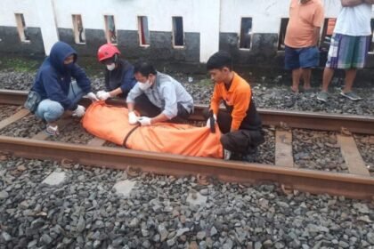 Pria Tanpa Identitas Tewas Tertabrak Kereta Bandara di Kembangan