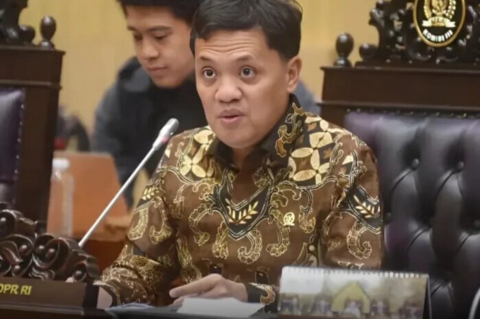 Ketua Komisi III DPR RI Habiburokhman menyampaikan agenda pembahasan revisi KUHAPakan undang KPK, Lokataru, hingga mahasiswa untuk bahas revisi KUHAP di Masa Sidang 2025-2026, pastikan tidak melemahkan pemberantasan korupsi.