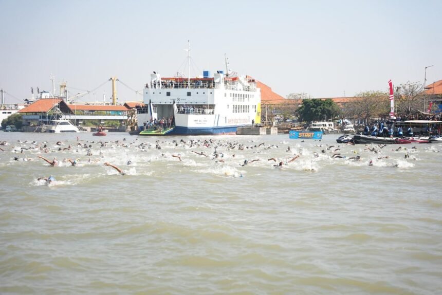 TNI AL Dominasi Lomba Renang Selat Madura di Extreme Festival 2025