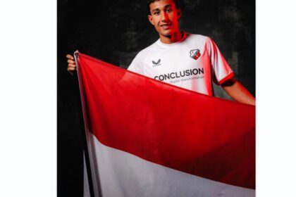 Miliano Jonathans jadi bintang muda FC Utrecht yang sukses membawa klub Belanda itu kembali ke Liga Eropa setelah 15 tahun absen.