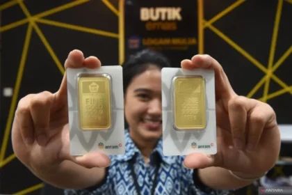 Harga Emas Antam Merosot Drastis, Cuma Rp995.000 untuk 0,5 Gram!