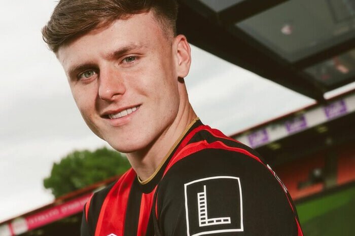 Bournemouth resmi merekrut Ben Doak dari Liverpool dengan kontrak lima tahun senilai 25 juta pound. Winger muda Skotlandia itu siap jadi senjata baru The Cherries di Premier League.