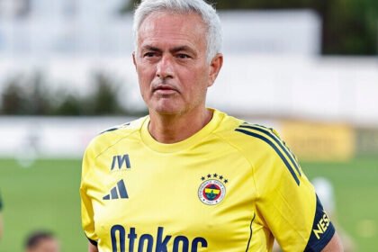 José Mourinho tengah memanfaatkan koneksi lamanya di Real Madrid untuk membawa bintang top ke Fenerbahce.