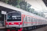 KRL dari Stasiun Palmerah kembali beroperasi menuju Serpong dan Rangkasbitung meski jalur Tanah Abang–Palmerah masih dibatasi.