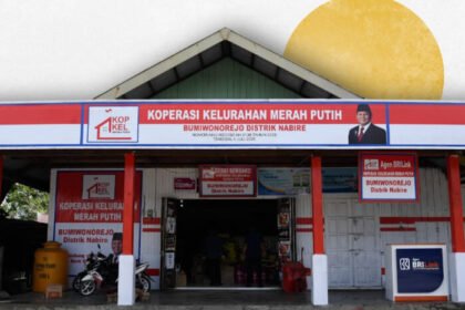 Prabowo targetkan 80 ribu Kopdes Merah Putih punya gudang dan dua truk distribusi hasil bumi sebelum akhir 2025.