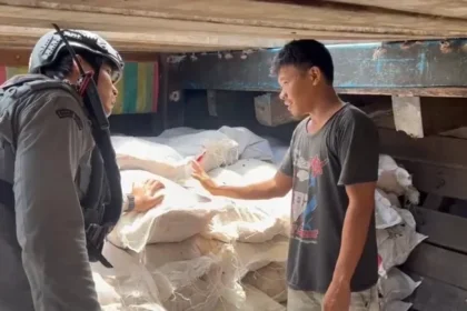 Bakamla Gagalkan Penyelundupan 400 Karung Bawang Merah di Perairan Kepri