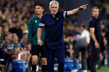 Fenerbahçe di bawah José Mourinho tampil luar biasa, menghantam Feyenoord 5-2 dan memastikan tiket play-off Liga Champions.