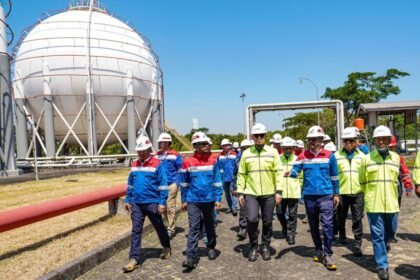Pastikan Sarfas Prima Untuk Layanan Masyarakat, Dirut Pertamina Patra Niaga Cek Terminal LPG