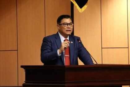 Anggota DPR RI Danang Wicaksana imbau warga tidak kibarkan bendera One Piece saat HUT RI ke-80 demi menjaga kekhidmatan dan nilai nasionalisme.