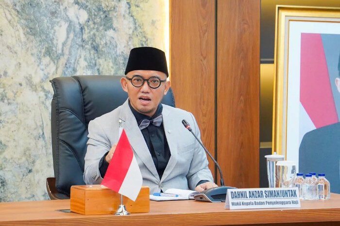 Wakil Kepala BP Haji, Dahnil Anzar Simanjuntak, mengungkapkan BP Haji siapkan layanan haji 2026 dengan transfer Rp2,7 triliun, Kementerian Haji dan Umrah segera jalankan fungsi penuh.