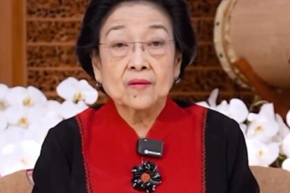 Megawati titip pesan ke Presiden Prabowo untuk membersihkan buzzer yang dinilai memicu perpecahan bangsa.