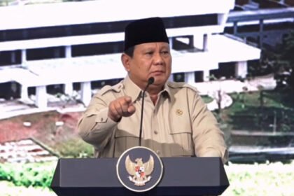 Prabowo tegaskan pendidikan dan kesehatan adalah wujud demokrasi sejati, targetkan 70 ribu dokter spesialis dan 500 rumah sakit baru.