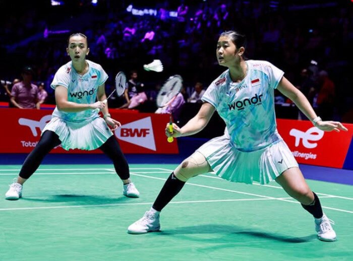 Ana/Tiwi singkirkan unggulan Korea Selatan Baek/Lee, melangkah ke perempat final Kejuaraan Dunia BWF 2025 di Paris.